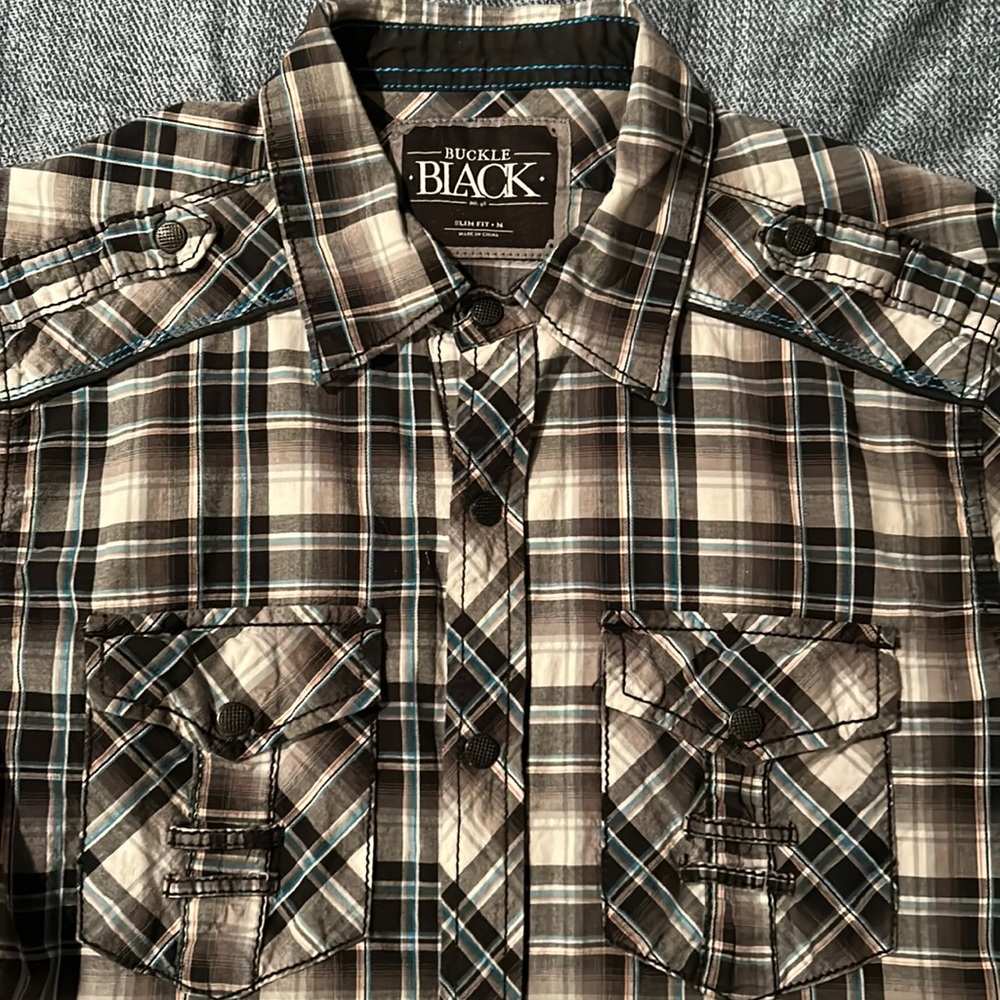 Men’s Medium Buckle Shirt